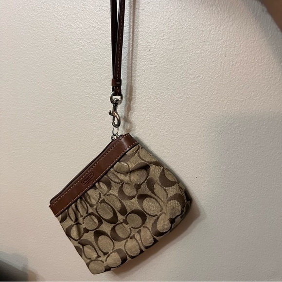 Coach Monogram Coin Wrislet - Picture 6 of 6